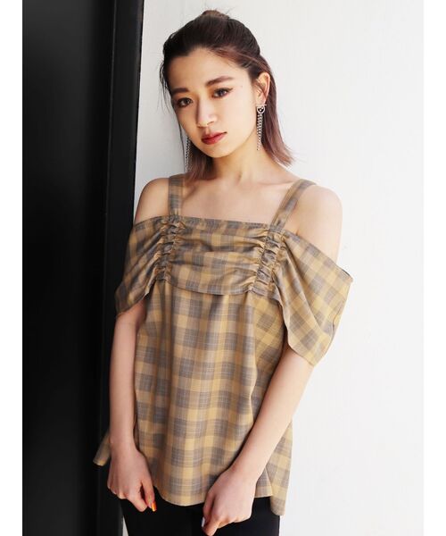 セール タックオフショルダートップス Tシャツ カットソー Emoda エモダ のファッション通販 Zozotown