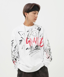 .KOM | フロント落書きグラフィックトレーナー/スウェット(スウェット)