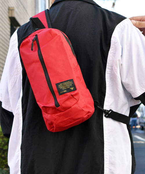 FORECAST（フォーキャスト）の「【FORECAST】Cross Body Bag クロスボディバッグ ショルダーバッグ 軽量 アウトドア キャンプ フェス ライブ 9105（ボディバッグ/ウエストポーチ・メンズ・ブラック/レッド/カモフラージュ/杢グレー/ネイビー/ベージュ/カーキ・FREE）」の6枚目の写真