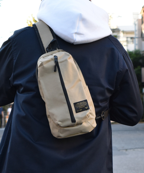 FORECAST（フォーキャスト）の「【FORECAST】Cross Body Bag クロスボディバッグ ショルダーバッグ 軽量 アウトドア キャンプ フェス ライブ 9105（ボディバッグ/ウエストポーチ・メンズ・ブラック/レッド/カモフラージュ/杢グレー/ネイビー/ベージュ/カーキ・FREE）」の9枚目の写真