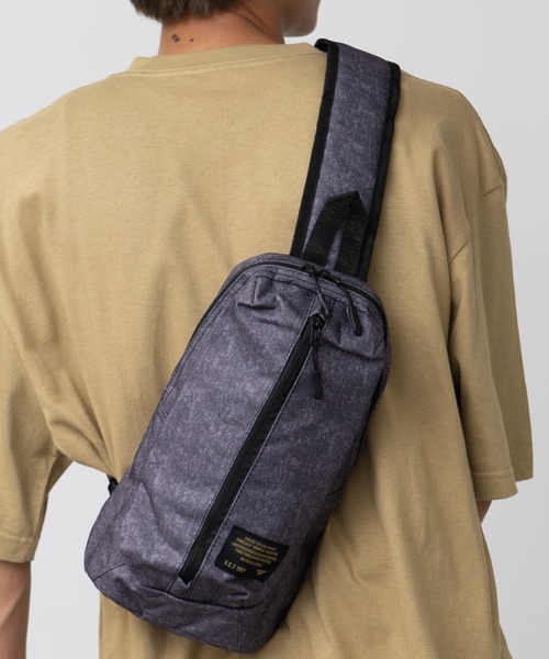 FORECAST（フォーキャスト）の「【FORECAST】Cross Body Bag クロスボディバッグ ショルダーバッグ 軽量 アウトドア キャンプ フェス ライブ 9105（ボディバッグ/ウエストポーチ・メンズ・ブラック/レッド/カモフラージュ/杢グレー/ネイビー/ベージュ/カーキ・FREE）」の18枚目の写真