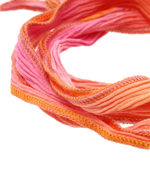 MIDWEST(ミッドウエスト)の「CATHERINE MICHIELS SILK CORDブレスレット(ブレスレット・メンズ・オレンジ・FREE)」の3枚目の写真