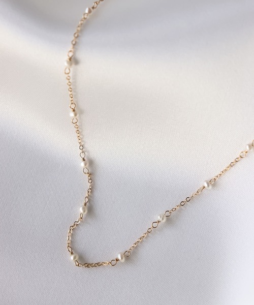 MIXTO（ミスト）の「Helena / Necklace ネックレス（ネックレス・レディース・ブラック/その他/ボルドー/ナチュラル/ホワイト/ゴールド/グレー/ターコイズブルー・ONE SIZE）」の4枚目の写真