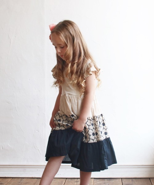Rora(ローラ)の「アベル ワンピース(ワンピース・キッズ・ブラック/ベージュ・110cm/100cm/120cm/130cm/140cm/90㎝/150cm)」の9枚目の写真