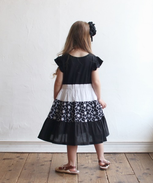 Rora(ローラ)の「アベル ワンピース(ワンピース・キッズ・ブラック/ベージュ・110cm/100cm/120cm/130cm/140cm/90㎝/150cm)」の5枚目の写真