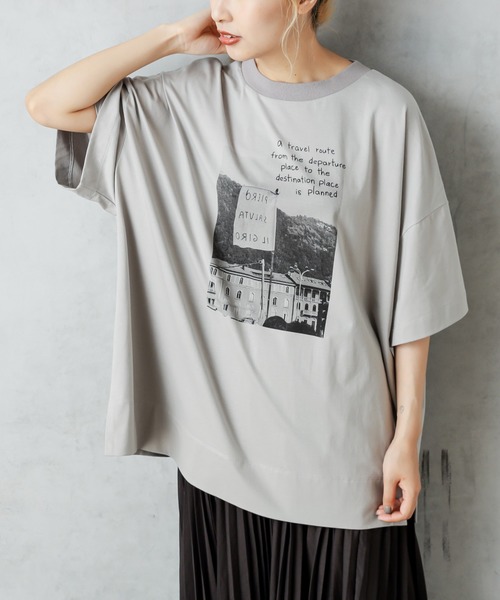 PUAL CE CIN（ピュアルセシン）の「フォトT（Tシャツ/カットソー・レディース・オフホワイト/ホワイト系その他/グレー/グレイッシュベージュ・FREE）」の4枚目の写真