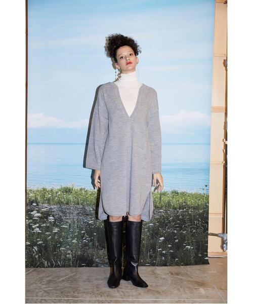 BEAUTY&YOUTH UNITED ARROWS(ビューティーアンドユースユナイテッドアローズ)の「BY カフタンニットワンピース ◆(ワンピース・レディース・ベージュ/グレー/オフホワイト・FREE)」の2枚目の写真