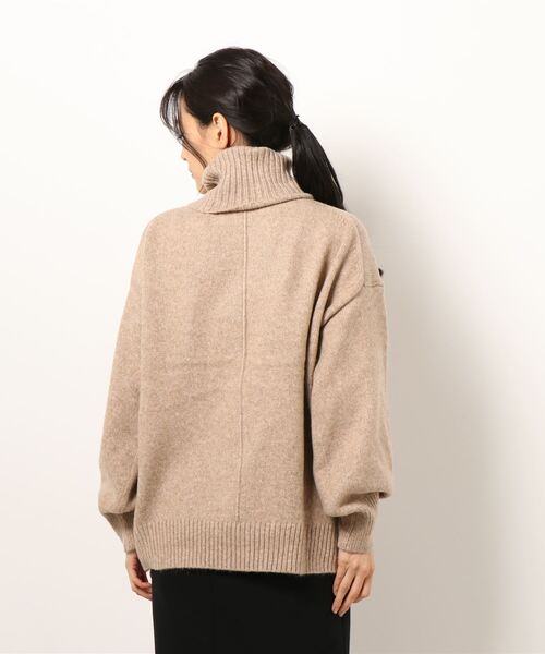 ADAM ET ROPE'(アダムエロペ)の「【アウトレット店舗・WEB限定】ウール混ソフト天竺タートル(ニット/セーター・レディース・ブラウン/グレー/ダークパープル/ベージュ系その他・FREE)」の15枚目の写真