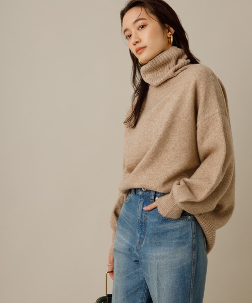 ADAM ET ROPE'(アダムエロペ)の「【アウトレット店舗・WEB限定】ウール混ソフト天竺タートル(ニット/セーター・レディース・ブラウン/グレー/ダークパープル/ベージュ系その他・FREE)」の3枚目の写真
