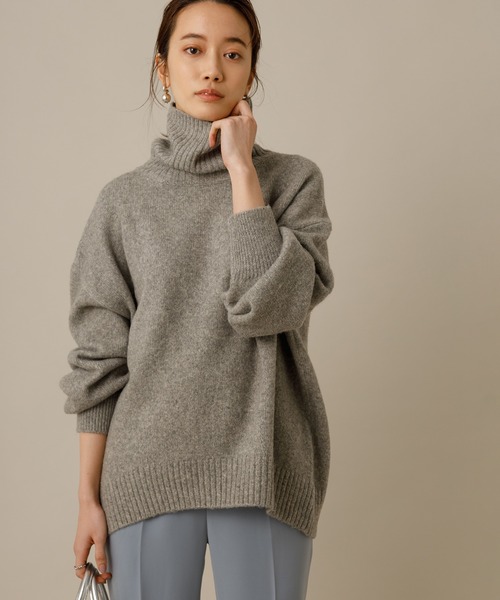 ADAM ET ROPE'(アダムエロペ)の「【アウトレット店舗・WEB限定】ウール混ソフト天竺タートル(ニット/セーター・レディース・ブラウン/グレー/ダークパープル/ベージュ系その他・FREE)」の2枚目の写真