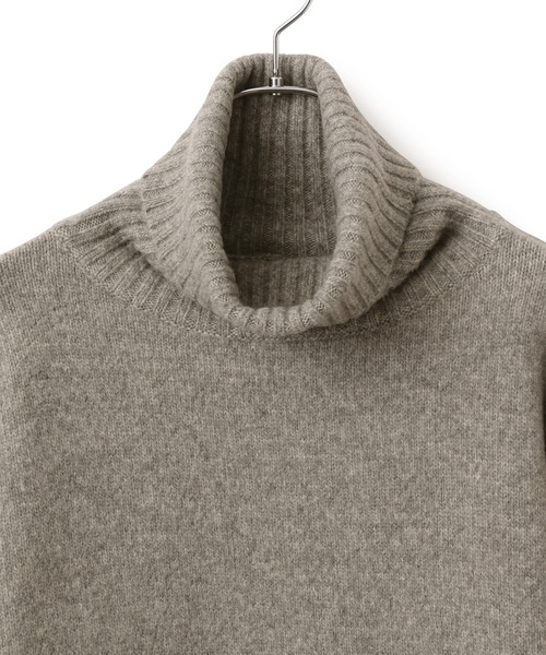 ADAM ET ROPE'(アダムエロペ)の「【アウトレット店舗・WEB限定】ウール混ソフト天竺タートル(ニット/セーター・レディース・ブラウン/グレー/ダークパープル/ベージュ系その他・FREE)」の22枚目の写真