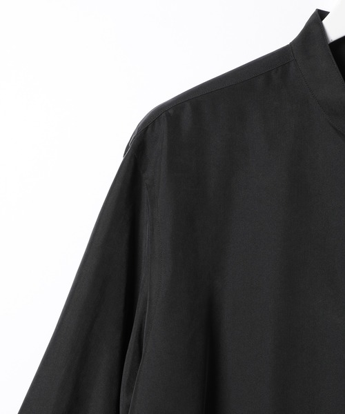 ADAM ET ROPE'（アダムエロペ）の「《21SS》リラックスドレープ レーヨンスエード とろみバンドカラーシャツ/UNISEX（シャツ/ブラウス・メンズ・ブラック/カーキ/ブルー系その他/サーモンピンク・M/L）」の5枚目の写真