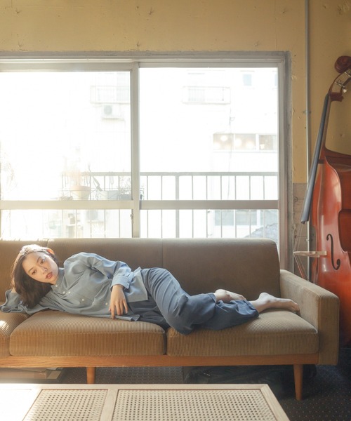 ADAM ET ROPE'（アダムエロペ）の「《21SS》リラックスドレープ レーヨンスエード とろみバンドカラーシャツ/UNISEX（シャツ/ブラウス・メンズ・ブラック/カーキ/ブルー系その他/サーモンピンク・M/L）」の14枚目の写真