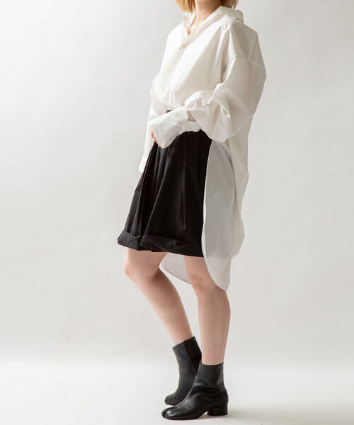 grace grace (グラスグラス)の「袖タックロングテールシャツ(シャツ/ブラウス・レディース・ブラック/オフホワイト/ブルー系その他3・38)」の14枚目の写真