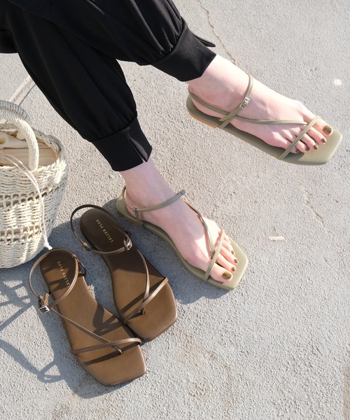 AmiAmi(アミアミ)の「華奢ストラップスクエアトゥトングサンダル(サンダル・レディース・ホワイト/ブラック/ベージュ/カーキ/ブラウン・LL/S/M/L)」の9枚目の写真