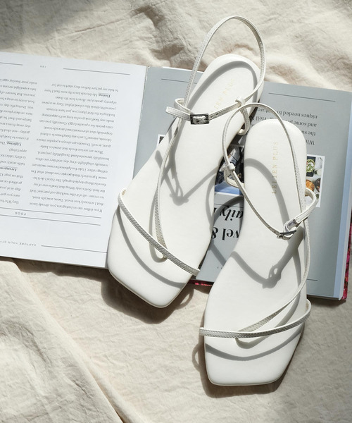 AmiAmi(アミアミ)の「華奢ストラップスクエアトゥトングサンダル(サンダル・レディース・ホワイト/ブラック/ベージュ/カーキ/ブラウン・LL/S/M/L)」の6枚目の写真