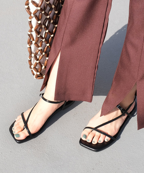 AmiAmi(アミアミ)の「華奢ストラップスクエアトゥトングサンダル(サンダル・レディース・ホワイト/ブラック/ベージュ/カーキ/ブラウン・LL/S/M/L)」の17枚目の写真