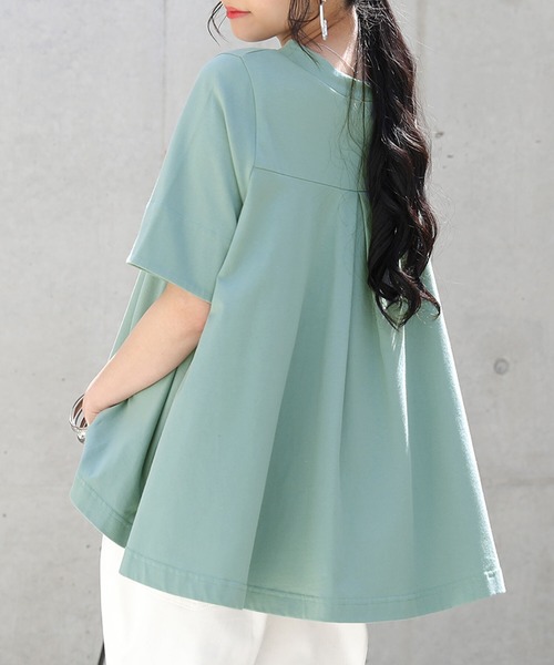 n'OrLABEL(ノアールレーベル)の「『撥水&吸水モックネックフレアTシャツ』(Tシャツ/カットソー・レディース・ブラック/ブラウン/オフホワイト/ピンク/ミント・1/2)」の4枚目の写真