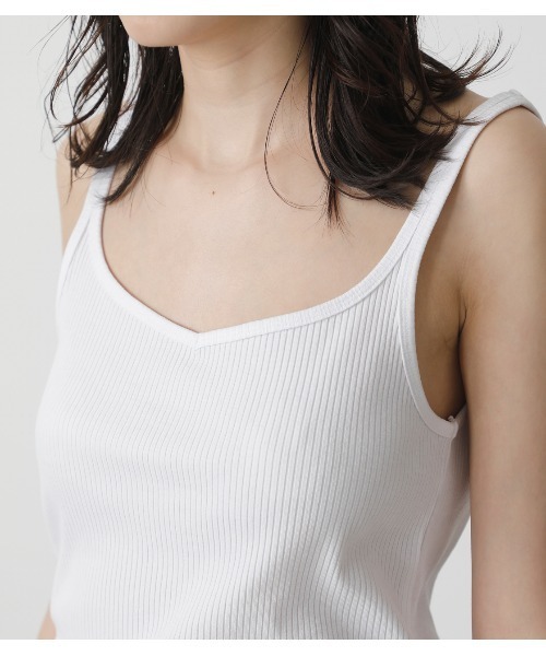 AZUL by moussy（アズールバイマウジー）の「BASIC 2WAY CAMISOLE/ベーシック2WAYキャミソール（キャミソール・レディース・ブラック/ライトベージュ/ホワイト/カーキ・MEDIUM/SMALL）」の14枚目の写真