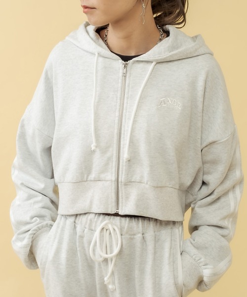 RASVOA(ラスボア)の「【セットアップ着用可】クロップド2ラインパーカー(パーカー・レディース・グレー/グリーン/ブラック・FREE)」の3枚目の写真