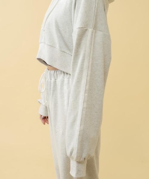 RASVOA(ラスボア)の「【セットアップ着用可】クロップド2ラインパーカー(パーカー・レディース・グレー/グリーン/ブラック・FREE)」の21枚目の写真