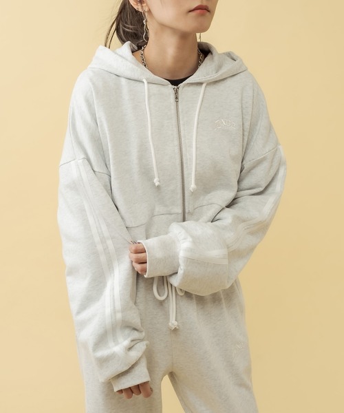 RASVOA(ラスボア)の「【セットアップ着用可】クロップド2ラインパーカー(パーカー・レディース・グレー/グリーン/ブラック・FREE)」の22枚目の写真