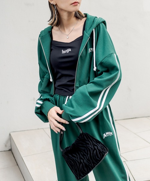 RASVOA(ラスボア)の「【セットアップ着用可】クロップド2ラインパーカー(パーカー・レディース・グレー/グリーン/ブラック・FREE)」の8枚目の写真