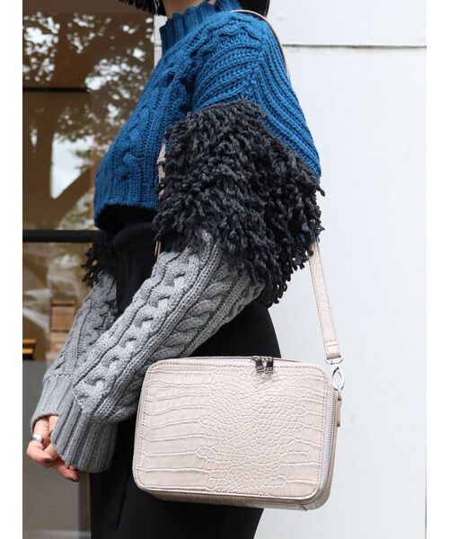 MURUA（ムルーア）の「ラウンドジップショルダーバッグ（ショルダーバッグ・レディース・ブラック/ベージュ・FREE）」の12枚目の写真