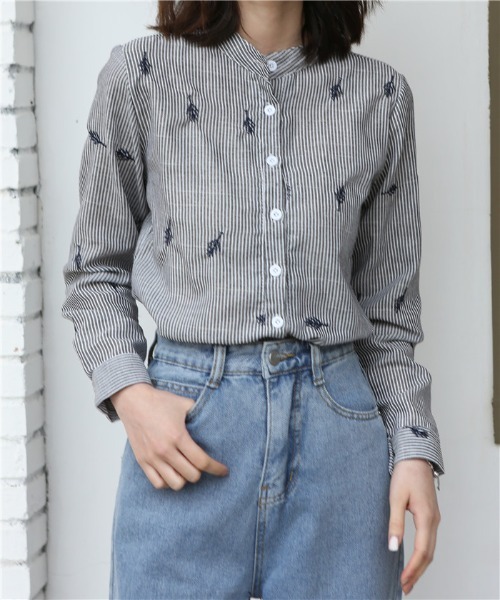 MAISON DE THERESE(メゾン ド テレーズ)の「長袖刺繍シャツブラウス(シャツ/ブラウス・レディース・グレー・M/L/S/X-LARGE)」の5枚目の写真