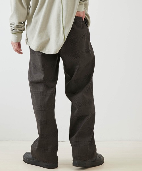 Craft Nicholson(クラフトニコルソン)の「ストレッチカツラギ タックワイドチノパンツ(チノパンツ・メンズ・ストライプ/ブラウン系その他/ネイビー/グレー系その他/グレー系その他2/ブラック・L/S/M)」の16枚目の写真