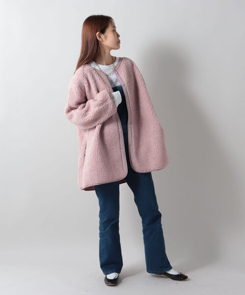 FREDY&GLOSTER(フレディアンドグロスター)の「【WEB限定】【別注】【Chevre-s/シェーブル】 パイピングボアコート(その他アウター・レディース・グレイッシュベージュ/サーモンピンク・38)」の9枚目の写真