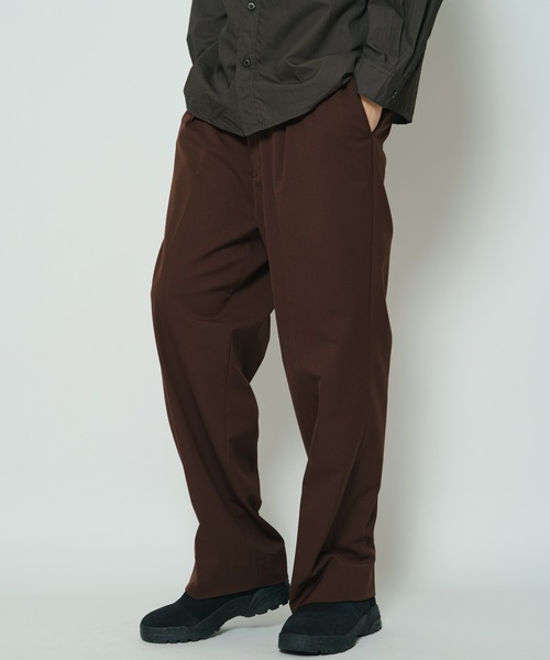 So_lemn（ソレム）の「【so_lemn/ソレム】ウールギャバジンワイドスラックスパンツ（スラックス・メンズ・ブラウン/ネイビー・1/2）」の2枚目の写真