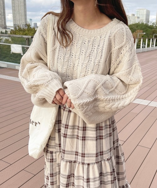 apres jour(アプレジュール)の「バックリボンケーブルニット【ZOZOTOWN限定アイテム】(ニット/セーター・レディース・アイボリー/ボルドー/ピンクベージュ/モカ/ラベンダー・X-LARGE/フリー)」の19枚目の写真