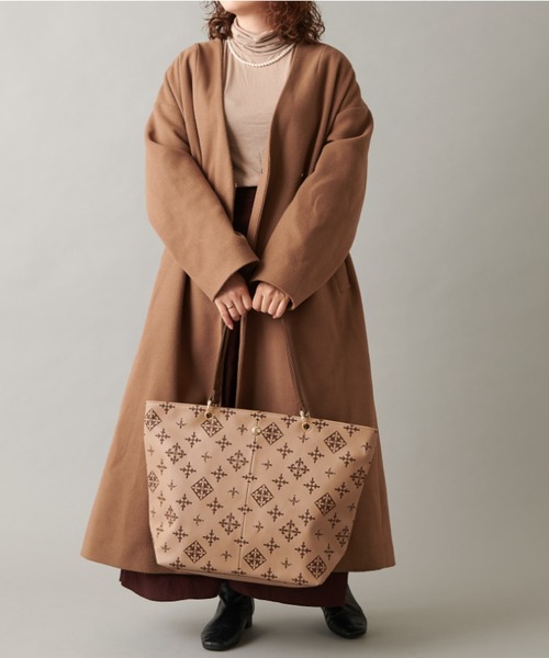 Daily russet（デイリー ラシット）の「ハトメエンボストートバッグ 