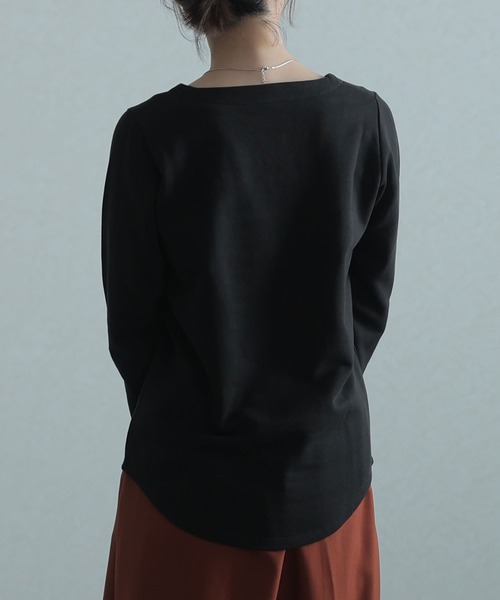 ElegChic(エレグシック)の「ぬけ感Vネック裏毛トレーナー(スウェット・レディース・ブラック/ライトカーキ/ライトベージュ・4L/M/L/XL/XXL)」の13枚目の写真