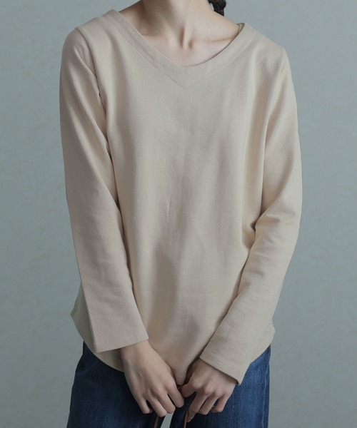 ElegChic(エレグシック)の「ぬけ感Vネック裏毛トレーナー(スウェット・レディース・ブラック/ライトカーキ/ライトベージュ・4L/M/L/XL/XXL)」の20枚目の写真