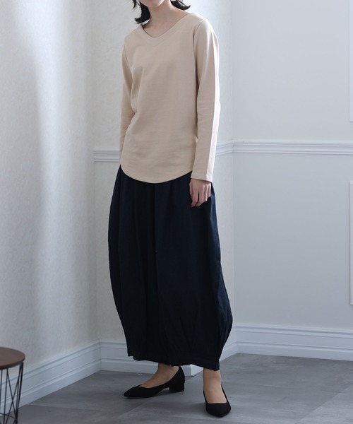 ElegChic(エレグシック)の「ぬけ感Vネック裏毛トレーナー(スウェット・レディース・ブラック/ライトカーキ/ライトベージュ・4L/M/L/XL/XXL)」の7枚目の写真
