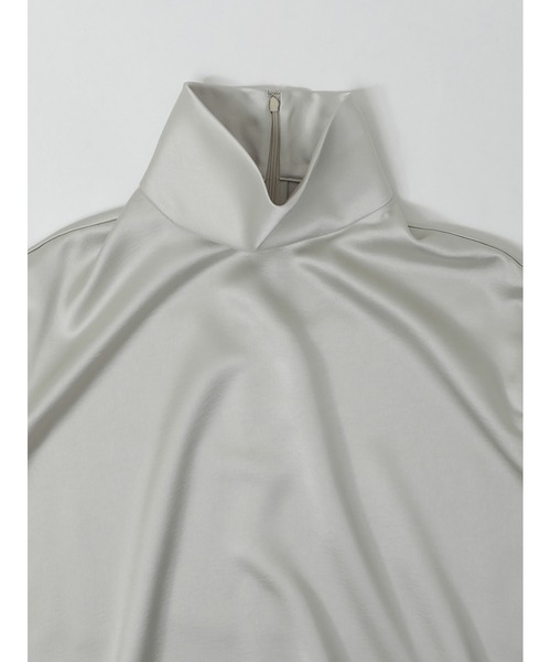 enchainement（アンシェヌマン）の「Satin High Neck Top（シャツ/ブラウス・レディース・ベージュ/ブラック・フリー）」の6枚目の写真