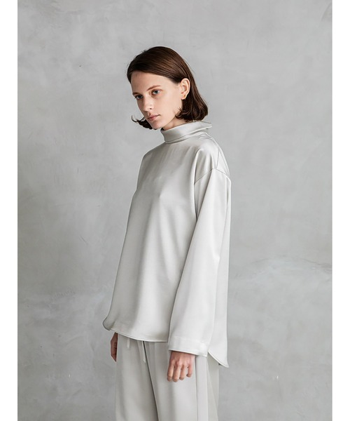 enchainement（アンシェヌマン）の「Satin High Neck Top（シャツ/ブラウス・レディース・ベージュ/ブラック・フリー）」の11枚目の写真