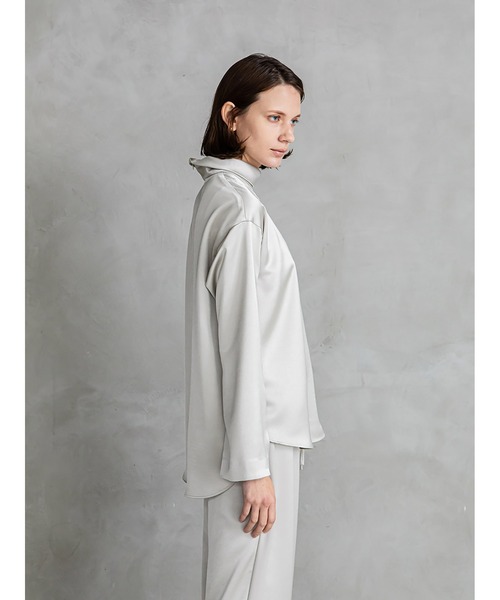 enchainement（アンシェヌマン）の「Satin High Neck Top（シャツ/ブラウス・レディース・ベージュ/ブラック・フリー）」の12枚目の写真