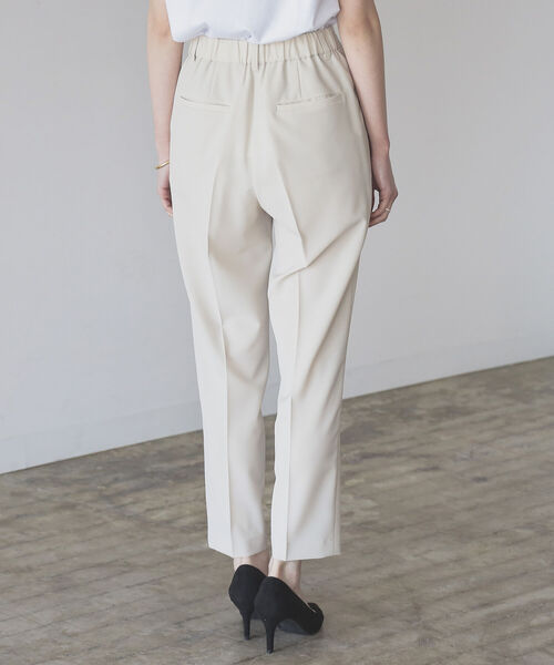 B:MING by BEAMS（ビーミングバイビームス）の「B:MING by BEAMS / ストレッチ テーパード パンツ 22SS-P（スラックス・レディース・ライトベージュ/ライトブラウン/ネイビー・LARGE/MEDIUM/SMALL/X-SMALL）」の13枚目の写真
