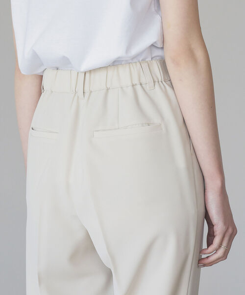 B:MING by BEAMS（ビーミングバイビームス）の「B:MING by BEAMS / ストレッチ テーパード パンツ 22SS-P（スラックス・レディース・ライトベージュ/ライトブラウン/ネイビー・LARGE/MEDIUM/SMALL/X-SMALL）」の14枚目の写真