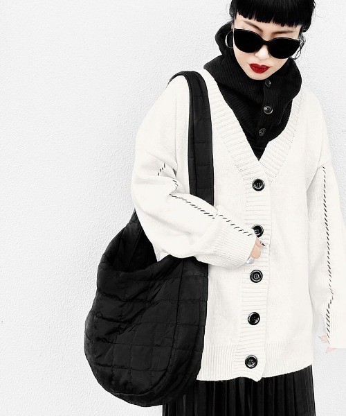 LVEU.(ラブユ.)の「Quilted shoulder bag / キルティングショルダーバッグ(Ai select)(ショルダーバッグ・レディース・ブラック/アイボリー・FREE)」の4枚目の写真