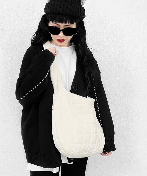 LVEU.(ラブユ.)の「Quilted shoulder bag / キルティングショルダーバッグ(Ai select)(ショルダーバッグ・レディース・ブラック/アイボリー・FREE)」の7枚目の写真