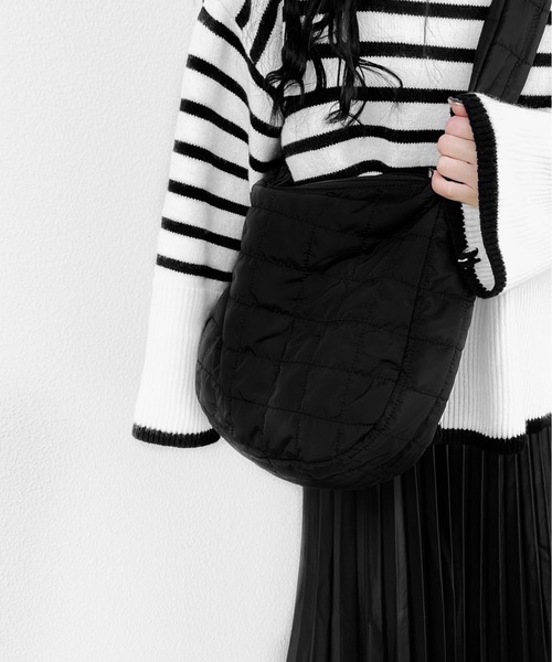 LVEU.(ラブユ.)の「Quilted shoulder bag / キルティングショルダーバッグ(Ai select)(ショルダーバッグ・レディース・ブラック/アイボリー・FREE)」の19枚目の写真