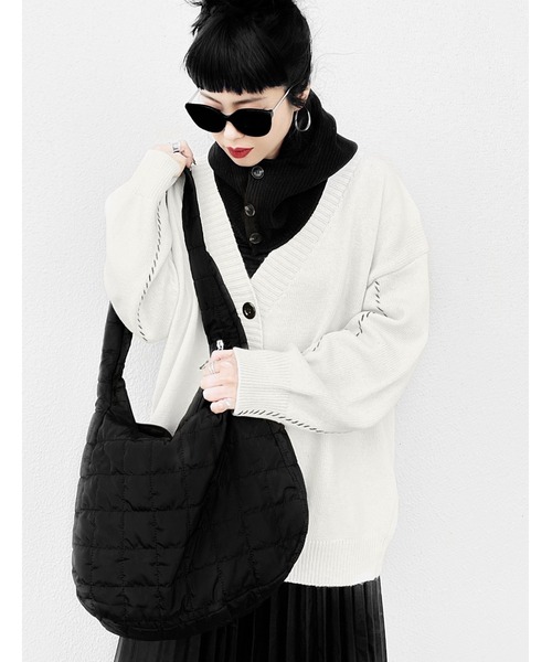 LVEU.(ラブユ.)の「Quilted shoulder bag / キルティングショルダーバッグ(Ai select)(ショルダーバッグ・レディース・ブラック/アイボリー・FREE)」の5枚目の写真