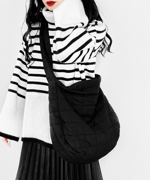 LVEU.(ラブユ.)の「Quilted shoulder bag / キルティングショルダーバッグ(Ai select)(ショルダーバッグ・レディース・ブラック/アイボリー・FREE)」の11枚目の写真