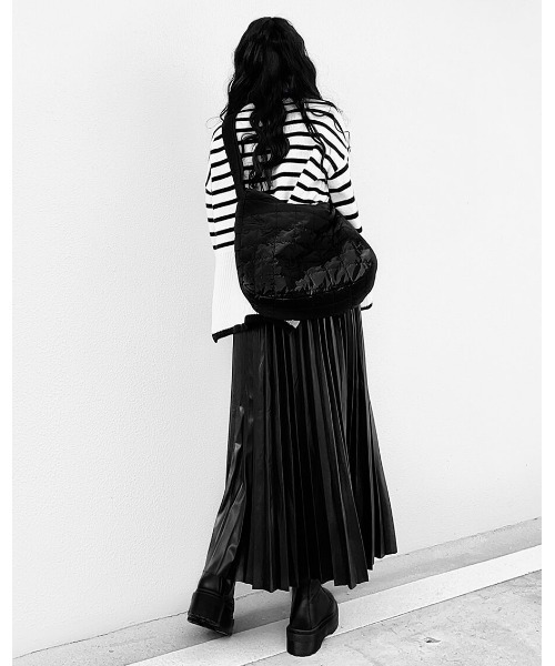 LVEU.(ラブユ.)の「Quilted shoulder bag / キルティングショルダーバッグ(Ai select)(ショルダーバッグ・レディース・ブラック/アイボリー・FREE)」の14枚目の写真