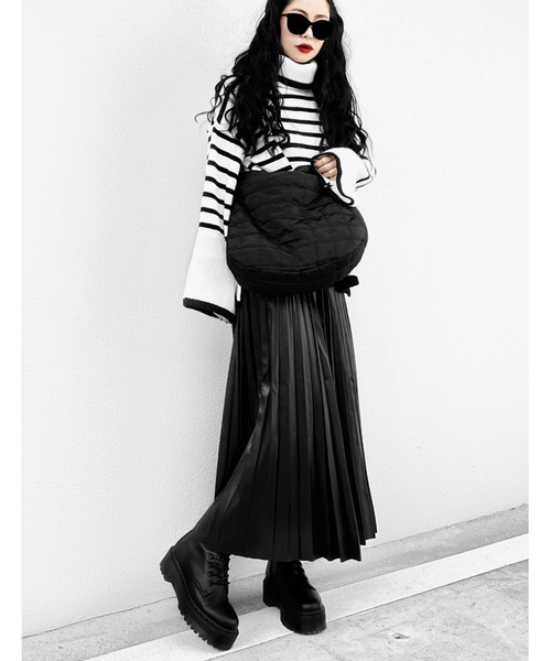 LVEU.(ラブユ.)の「Quilted shoulder bag / キルティングショルダーバッグ(Ai select)(ショルダーバッグ・レディース・ブラック/アイボリー・FREE)」の13枚目の写真