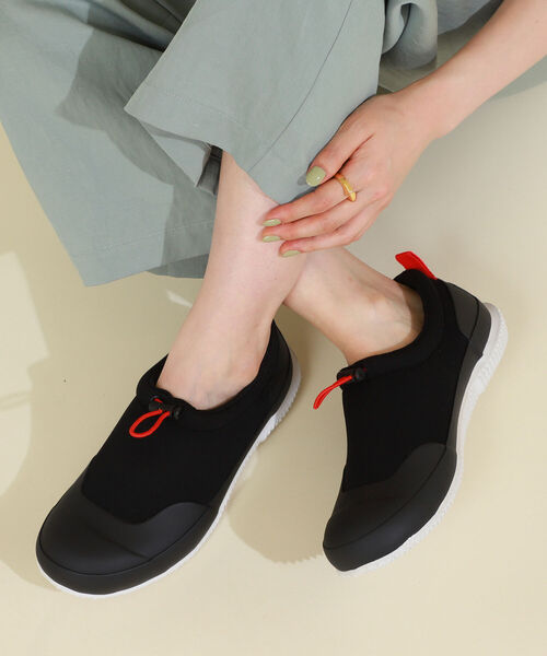 Ray BEAMS（レイビームス）の「【WEB限定】HUNTER / メッシュ シューズ（その他シューズ・レディース・ブラック・6/5/4）」の2枚目の写真